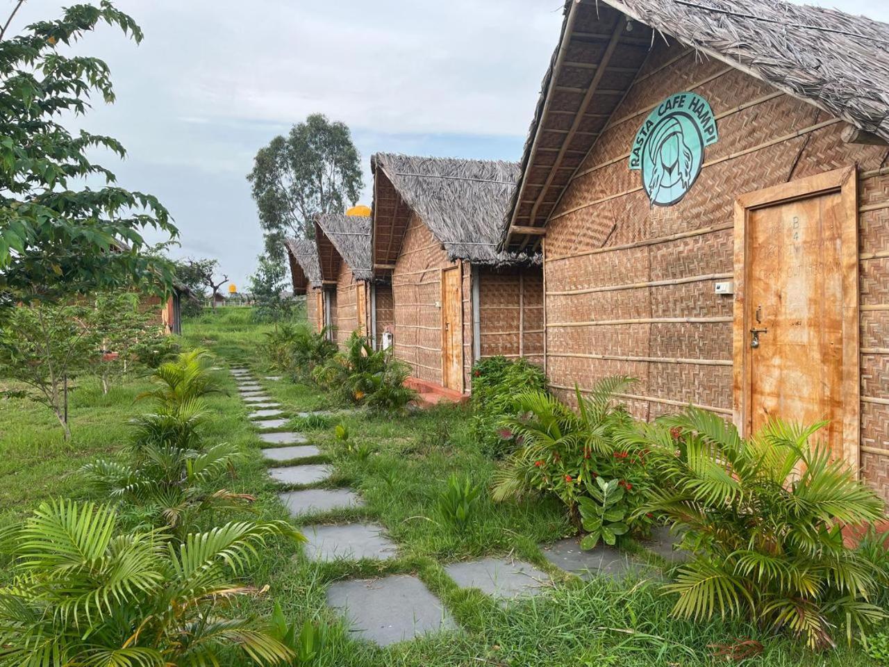 Hampi Rasta Cafe Hotel Exterior photo